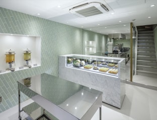 melon and roman Kagurazaka